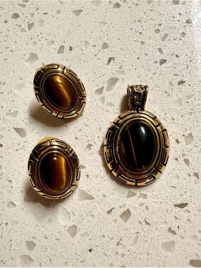 Vintage Gold-Tone Tiger's Eye Pendant and Earring Set
